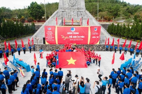 Chào mừng 90 năm Ngày thành lập Đoàn Thanh niên Cộng sản Hồ Chí Minh (26/3/1931 - 26/3/2021)